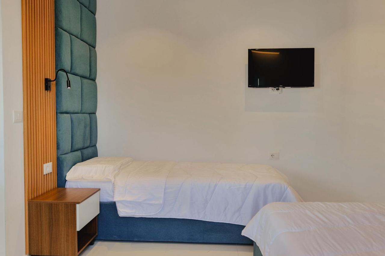 Eduart Apartment *