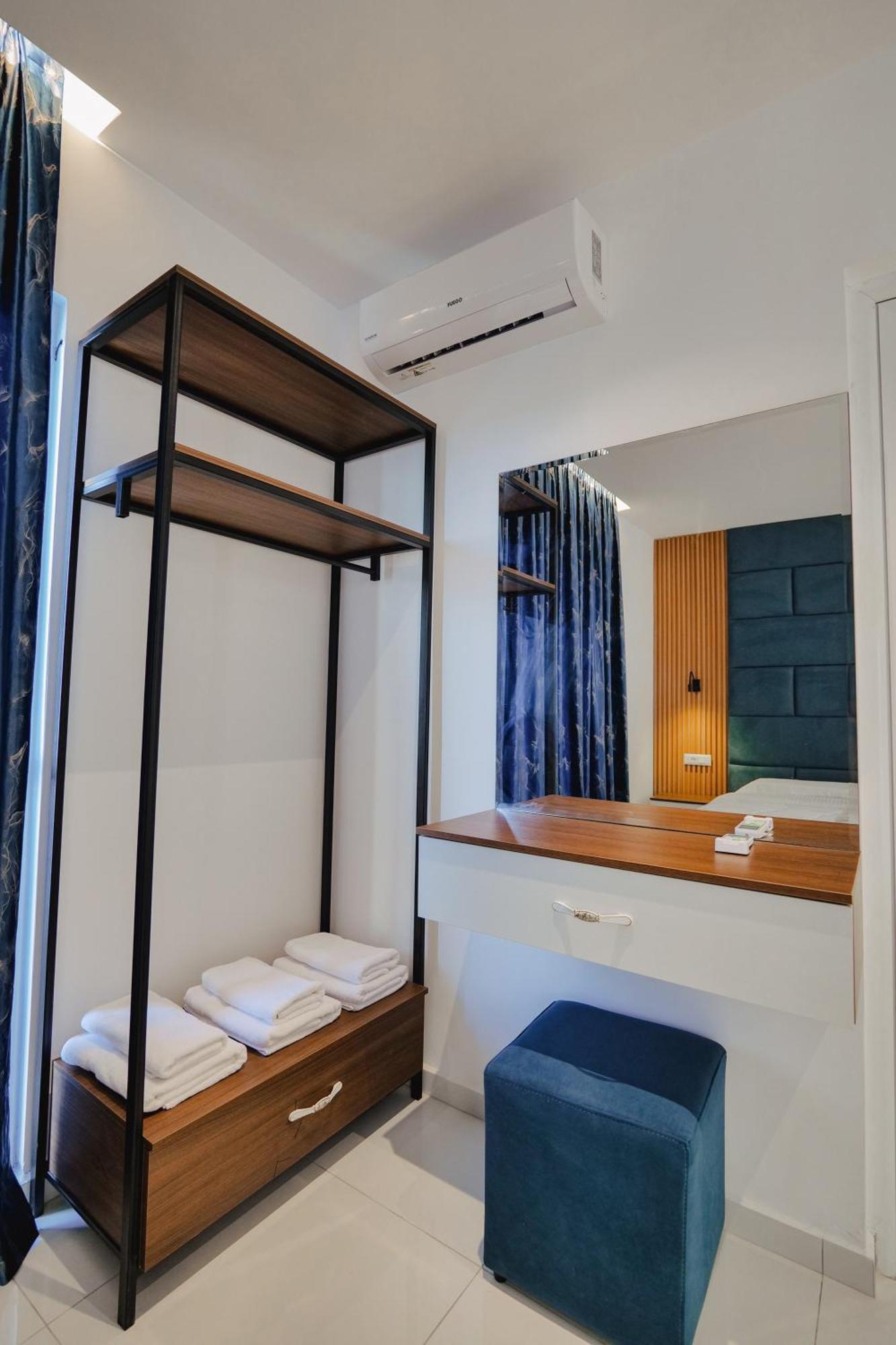 Eduart Apartman *
